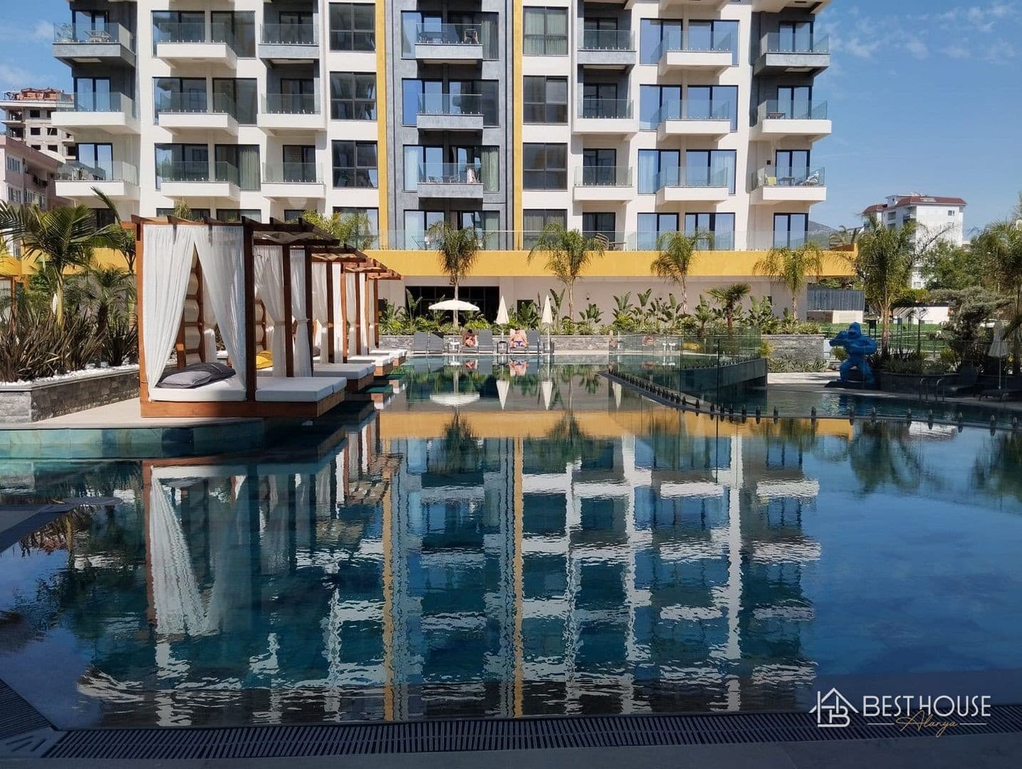 Furnished Seafront 2+1 Apartment in Alanya Mahmutlar