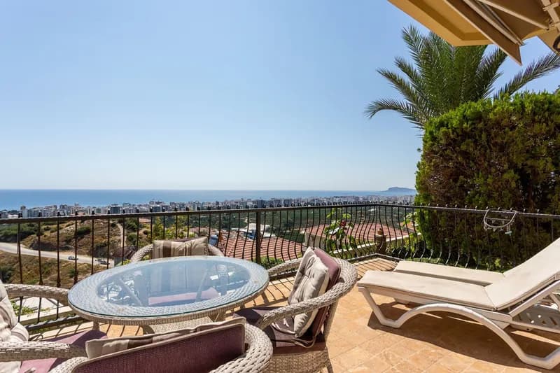 Furnished 4+1 Detached Villa with Garden in Alanya Kargicak — photo 1