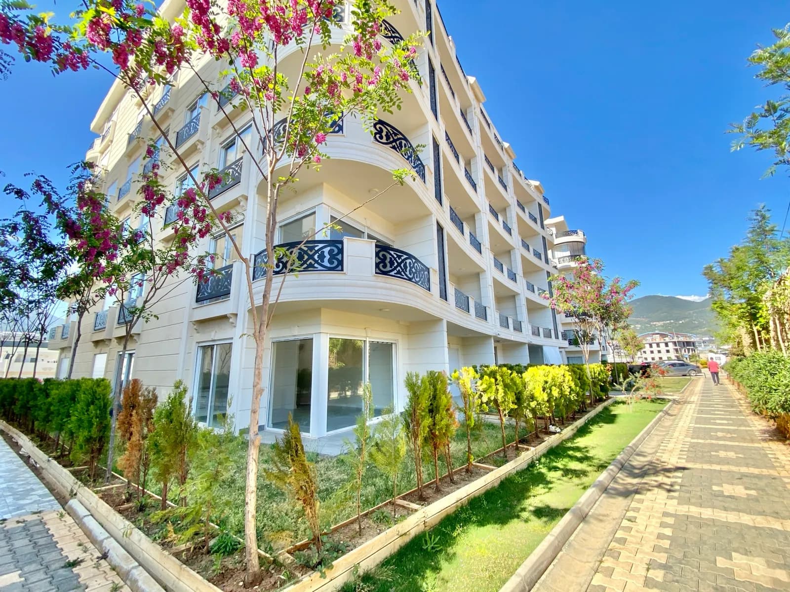 Luxury Fully Furnished 1+1 Apartment With Mountain View For Sale In Alanya Oba — photo 1